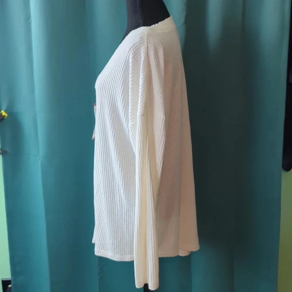 Isaac Mizrahi Waffle Knit top. XL. NWT. - Picture 3 of 9